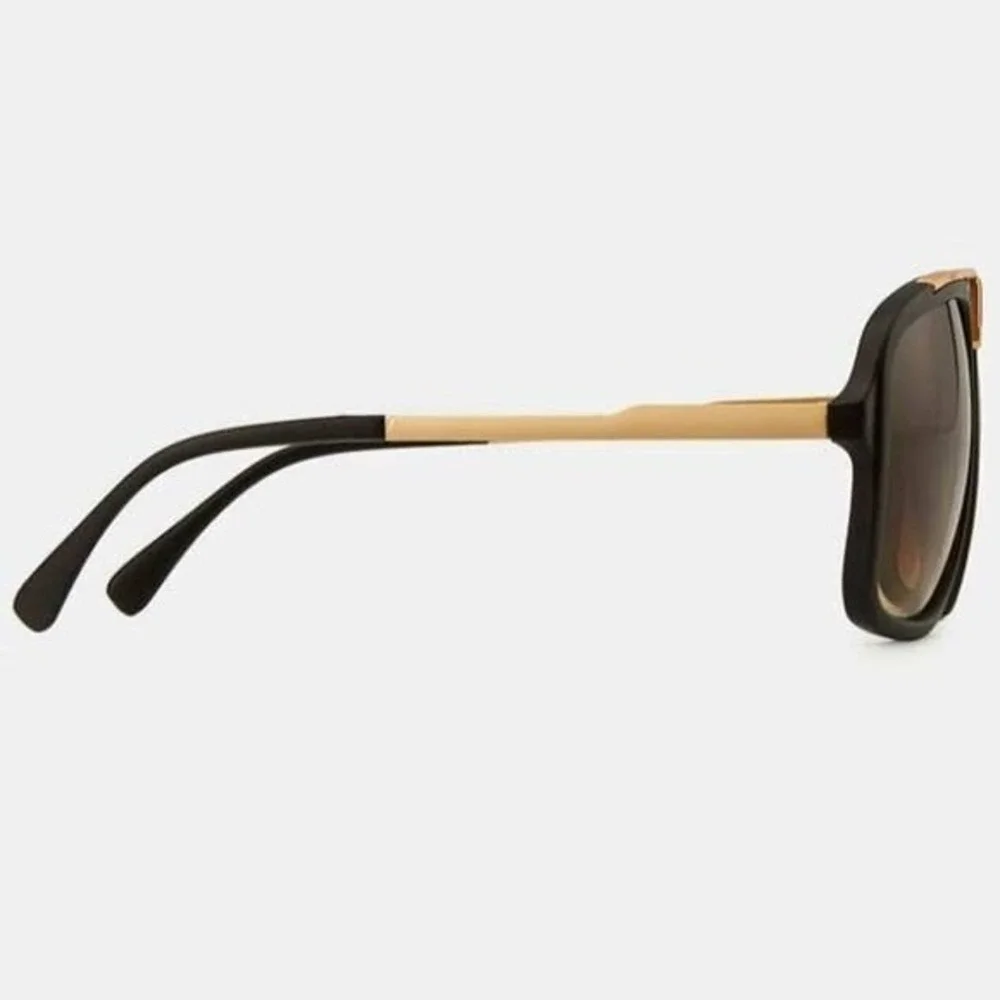 N/A stylish sunglasses